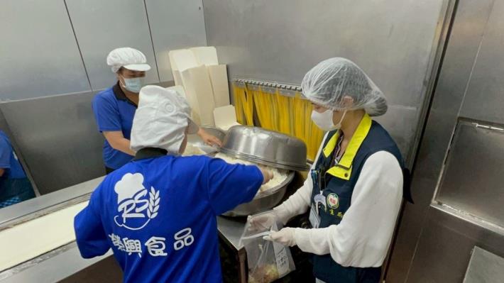 校園午餐稽查照片(共2張)